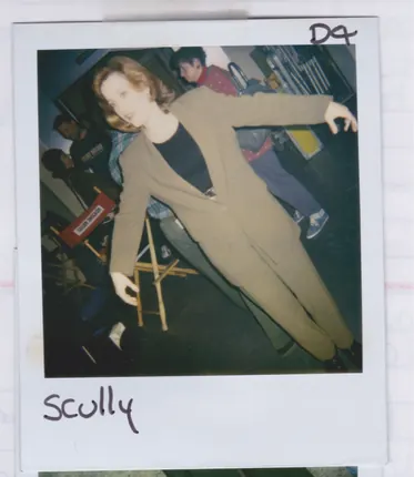 Wardrobe polaroids, Mulder and Scully, page 3